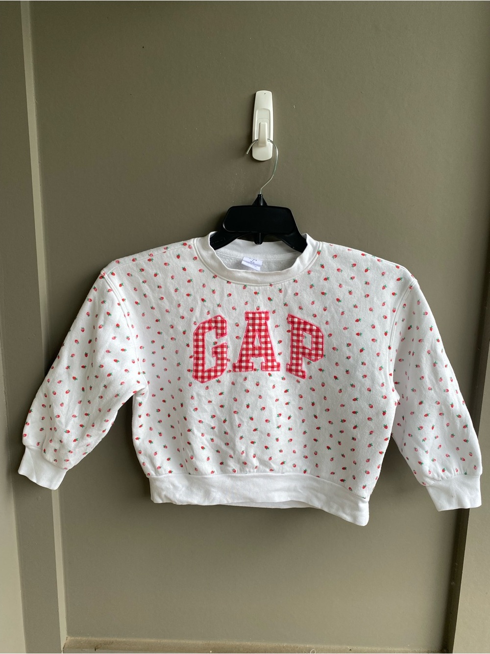GAP Kids White Sweatshirt with Red Gingham Logo and Strawberry Print Size 6-7